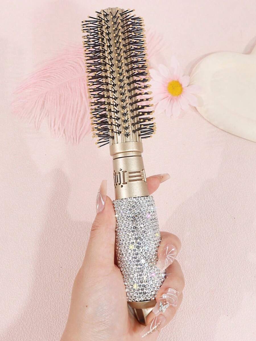 1 chiếc lược tròn uốn tóc đính đá lấp lánh sang trọng, lược tạo kiểu tóc bông xốp dùng để sấy tóc, thích hợp cho phòng tắm, bàn trang điểm, du lịch.