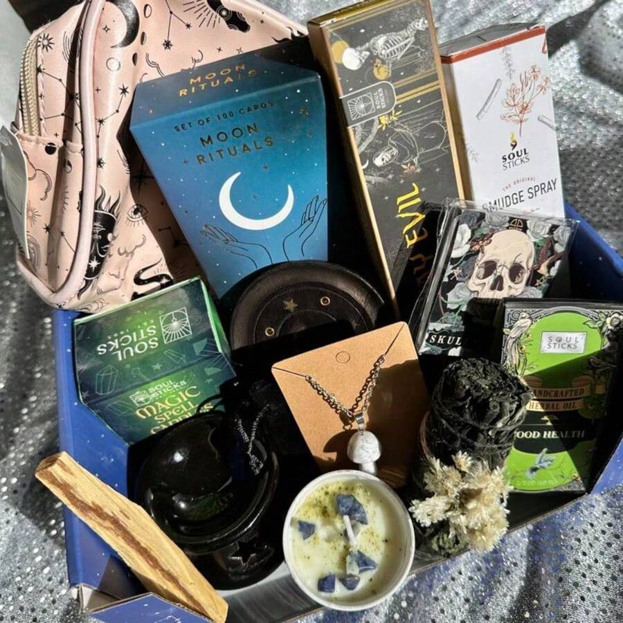 HUIQIN Celestial Witchy Spell Candle, Journal, Accessories, Tarot/Ritual/Spell Cards Or Books, Bundle Gift Set 25915