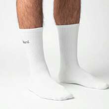Chaussettes avec initiale personnalisée - Lettres brodées personnalisées sur des chaussettes à col rond souples - Cadeaux personnalisés - Fabriqués pour lui et elle - Cadeau pour la Fête des Pères - Cadeau pour la Fête des Mères - Cadeau de Noël
