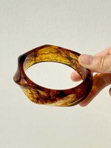 1 Stück asymmetrisches spiralförmiges dickes Blumen-Armband aus Harz, einfacher modischer Alltagsschmuck, elegant für Frauen