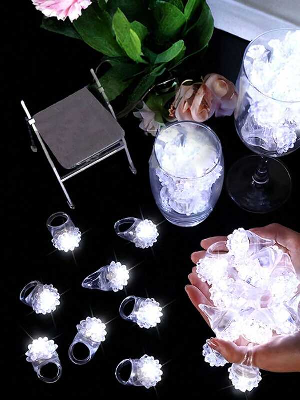 20 piezas Anillo de goma suave con LED blanco frío que parpadea, anillo de gelatina con luz LED, juguete que brilla en la oscuridad, adecuado para bodas, fiestas, discotecas, bares, suministros para conciertos, suministros para fiestas con luces, también se puede usar como regalo de cumpleaños, artículo para fiesta de Navidad u accesorio para fiesta de Halloween, regalo de Año Nuevo (Nota: Mezcla aleatoria)