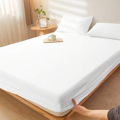 1pc Super Soft Solid Color Fitted Sheet, Bedding, Lightweight Fitted Sheet, White Mattress Cover, Deep Pocket Fitted Sheet, Soft & Breathable, Suitable For Single, Double, Queen, King Size Beds, All Seasons, Home Decor, Machine Washable