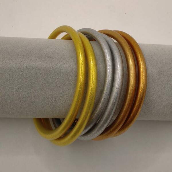 6pcs/Set Jelly Bangle Bracelets Set Lightweight Cute Glitter Filled Stack Silicone Party Bracelets For Women