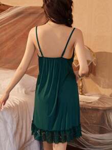 Camisón sexy de encaje con escote en V, tirantes finos y lazo, suave y cómodo, ideal para vacaciones