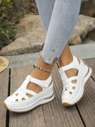 Damplatåsandaler med kilklack, romerska sandaler, nya moderiktiga sandaler med öppen tå och ihålig klack, färgblock, halkfri sula, stängning, sommarsandaler med ökad höjd, rund tå, bekväma promenadskor för vardagsbruk, viktiga vardagsskor för kvinnor, enfärgade sandaler med kilklack och andningsbara egenskaper