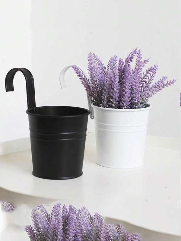 1 Stück abnehmbarer Haken Blumentopf, Metallwandmontierter Blumeneimer (schwarz und weiß) hängender und aufstellbarer Blumenkorb mit Ablauflöchern, zum Pflanzen Ihrer eigenen Stauden, Gemüse, grüne Äpfel, Erdbeeren, saftiger vertikaler Oase, Hängekorb für frische Blumen, geeignet für Innen- und Außenbereiche, Herbst, Küche, Balkon, Zaun, Garten, Hof