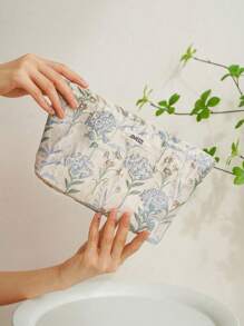 Blue Floral Women's Large Capacity Cosmetic Bag, Travel Portable Toiletry Bag, School Supplies, Travel Essentials, Vacation Essentials, Autumn Beauty Bag, Cosmetic Storage Bag, Cosmetic Bag, Bag, Dressing Table, Cosmetic Bag, Travel Essentials, Travel Essentials, Dressing Accessories, Small Cosmetic Bag, Large Capacity Large Cosmetic Bag, Christmas Gift, Valentine's Day Gift For Female Friends - Blue - View 1