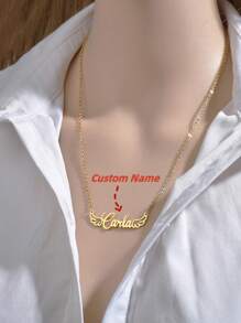 1 pièce Collier avec double ailes minimaliste DIY avec nom en anglais pour femmes. Plaque signalétique personnalisée avec nom simple. Pendentif personnalisé avec chaîne de cou. Bijou cadeau