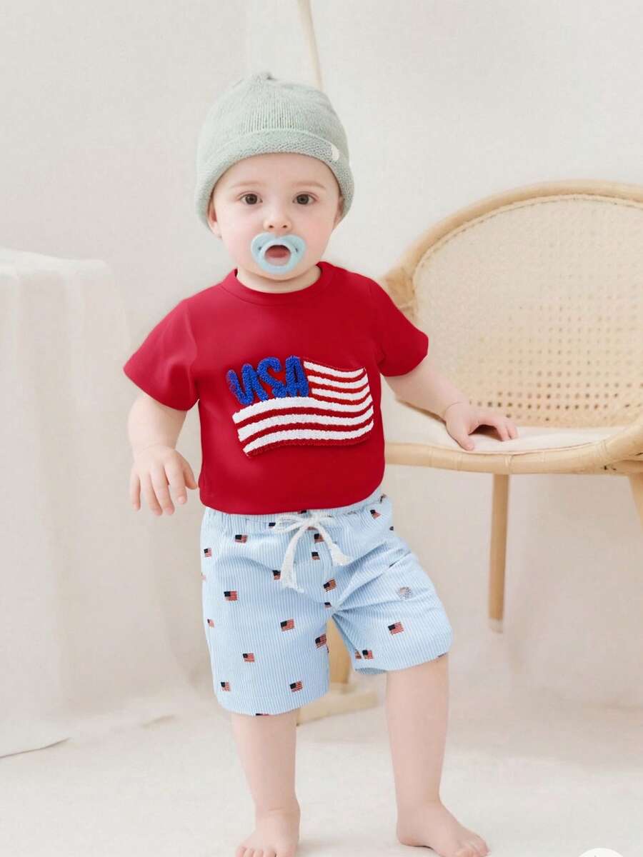 Conjunto de ropa de 2 piezas para bebés niños, con camiseta de manga corta con bordado de bandera y pantalones cortos a rayas elásticos - Rojo - Ver 1