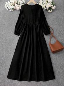 纯色长袖阿拉伯风格长裙，简约时尚休闲日常穿着，端庄，阿巴亚