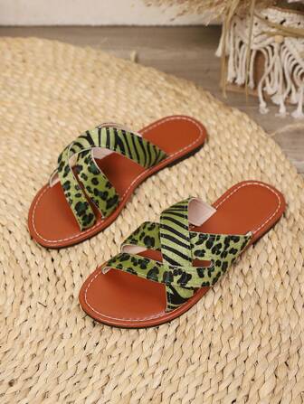 女士时尚交叉拼色豹纹平底凉鞋，适合节日派对户外穿着，夏季