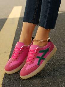 天鹅绒拼布系带鞋面软底女士休闲运动鞋，新款秋季轻便厚底运动鞋，户外运动风格学生滑板鞋 - 彩色 - 查看 5