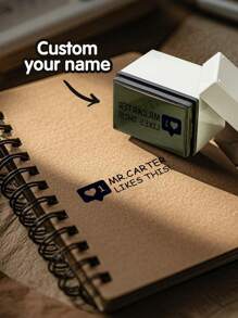 Ștampilă personalizată cu autocerneală și nume - Ștampilă personalizată de birou/afaceri pentru documente, corespondență, apreciere profesori, utilizare HR, cadou unic pentru șef, colegi, profesori, antreprenori, Ziua Îndrăgostiților, Ziua Mamei, Ziua Tatălui, zile de naștere, aniversări, absolvire, cadou pentru ea/el, articole esențiale pentru întreprinderi mici, cadou pentru Săptămâna aprecierii profesorilor, cadouri pentru evenimente corporate