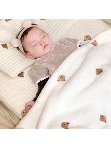 1pc Cute Bear Head Fleece Blanket, Lightweight Stroller Cover Quilt, Embroidered Children's Nap Blanket, Suitable For Spring And Autumn