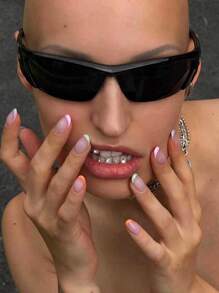 220 Stücke selbstklebende Zahnedelsteine DIY-Set, modischer Zahnschmuck, Kristall-Strass-Aufkleber, super glänzende weiße Zahndekorationen, Schmetterling-Flachdiamanten, Zahnschönheits-Materialiensatz, europäischer & amerikanischer Hip-Hop Goth Y2K Stil, inklusive aller Werkzeuge