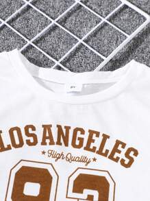 Ensemble de 2 pièces pour filles - T-shirt court à graphique Los Angeles 93 + Jupe mini plissée. Tenue de mode décontractée pour enfants pour l'extérieur