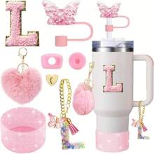 8 piezas de accesorios para taza de 40 oz y 30 oz, incluyendo tapa con pajita, tapa de silicona a prueba de derrames, funda de silicona, cadena con dije de letra, pegatina, gancho en forma de corazón, pompones con forma de corazón y bola de pelo, ideal para camping, regalo del Día de San Valentín, Día de la Madre, útiles escolares