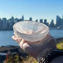 1pc Natural Selenite Charging Bowl For Home Decor, Boho Geometric Selenite Cleansing Bowl, Family Theme Decorative Stone Bowl For Halloween, Easter, Thanksgiving, Valentine'S Day - CRYSTALHOLA