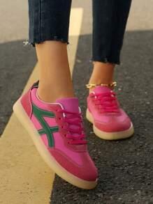 天鹅绒拼布系带鞋面软底女士休闲运动鞋，新款秋季轻便厚底运动鞋，户外运动风格学生滑板鞋 - 彩色 - 查看 6