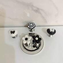 1 pièce bouton de chasse d'eau de toilette avec un design de fleur, convient pour la manucure dans la salle de bain, ouvre-couvercle de toilette universel
