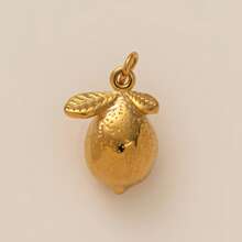 1Pc Stainless Steel Material Fashionable Lifestyle Elements High Heels Women's Underwear Bag Shape Pendant, DIY Accessories Necklace Bracelet Earring Pendant, Electroplated 18K Gold, Gift For Wife And Mother