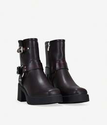 Bosanova 女用低跟靴，具有做舊效果和金屬細節，方頭，厚底，鞋跟寬 5.5 英寸。無酒紅色封口