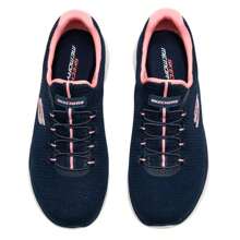 Skechers 女士休闲运动鞋，具有缓冲和透气功能，适合日常穿着和旅行活动，款式 149206-NVPK