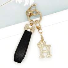 Zinc Alloy Butterfly Decor Car Key Chain With 26 Letter Charms - Personalized Key Chain, Practical And Fashionable