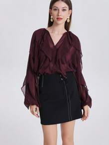 优雅性感的假日风情，休闲又不失优雅的酒红色半透明层叠装饰雪纺宽松衬衫，适合初秋的音乐会和圣诞节穿着。