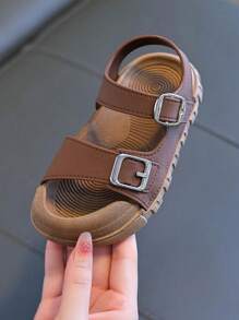 Sandales plates d'été 2025 pour enfants, sandales polyvalentes à la mode et mignonnes en PVC, style académique, chaussures de plage