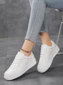 女士白色休闲运动鞋，采用柔软 PU 皮革，表面光滑，舒适的日常平底鞋 - 白色 - 查看 1