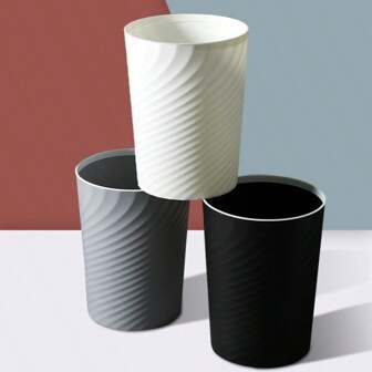 1个8升/10升垃圾桶，多色塑料材质，适用于厨房、办公室和浴室，易于使用，节省空间，经久耐用，设计实用，时尚美观，是家庭和办公室收纳整理的理想之选，非常适合日常使用。