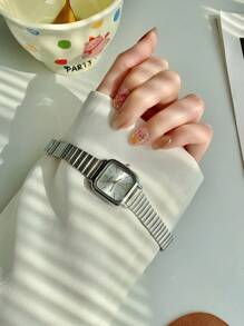1 pieza Reloj de mujer de acero inoxidable plateado cuadrado clásico y elegante con movimiento de cuarzo. Esfera multicolor apto para uso diario. Como regalo para estudiantes - Unitalla - Ver 11