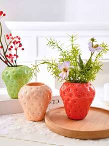 1pc Minimalist And Modern Cartoon Colored Ceramic Strawberry Vase, Nordic Ins Style Flower Vase, Desktop Ornament, Handicraft