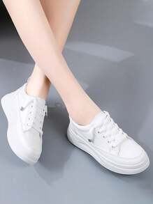 Moda en blanco y negro transpirable zapatillas de deporte de las mujeres, casual de fondo grueso con cordones zapatos de tabla, cómodo suave suela antideslizante diseño de zapatos casuales de las mujeres, adecuado para la calle, bailar, salir, correr, deportes al aire libre, fitness, ropa de diario. - Blanco - Ver 5