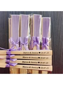 1 stuk bruiloftswaaier van bamboe en hout, bruiloftswaaier, gepersonaliseerde waaier, opvouwbare waaier, bulk handwaaier, aangepaste handwaaier, waaier voor bruiloft, waaier met strik, aanpasbare handwaaier met naam en datum in 16 kleuren, voor afstuderen, voor bruiloften, voor housewarming, schoolbenodigdheden, voor tieners, middelbare scholieren, middelbare scholieren, middelbare scholieren, studenten, universiteitsstudenten, eerstejaars, tweedejaars, onderbouwstudenten