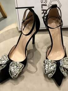 Damenschuhe mit spitzer Kappe und hohem Absatz, Kristallschleife und einzelnem Riemen, sexy formelle Sandalen, schwarze Valentinstag