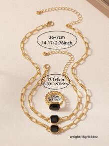 1 款时尚几何形状个性化配饰套装