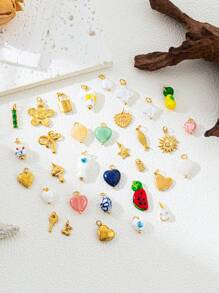 1 PIEZA Encantos bohemios de oro y esmalte - Colgantes en forma de corazón, ojo malvado, floral y frutas para hacer collares y pulseras, suministros de joyería vintage