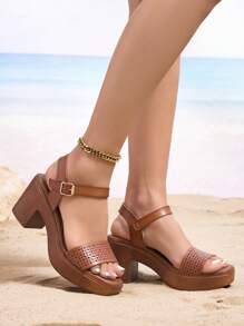 Sandalias con plataforma perforada y tacón ancho - cómodas