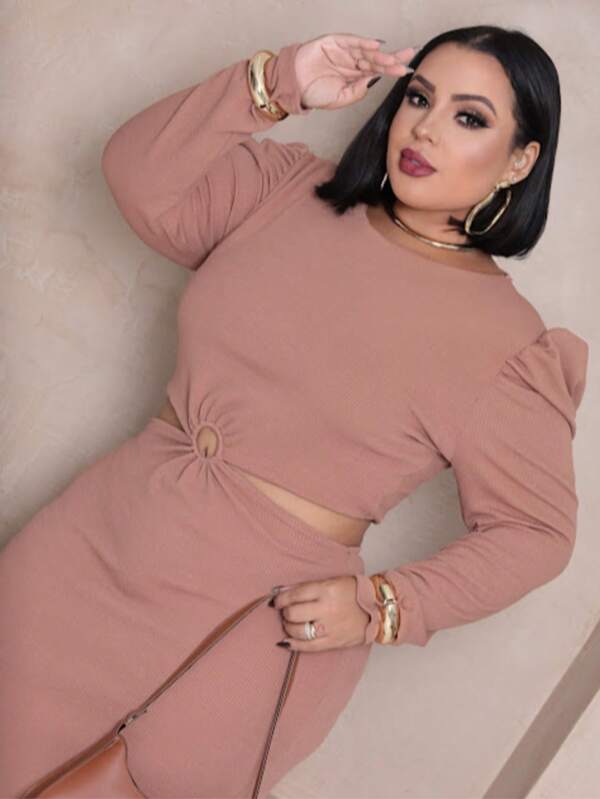 VESTIDO LONGO PLUS SIZE MANGA LONGA PRINCESA ELEGANTE INVERNO MARROM DE FRIO COM ARGOLA E ABERTURA NA CINTURA
