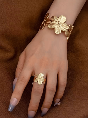 1 套时尚 2 件精致简约 5 瓣花戒指和手链套装，适合女士派对、度假、节日礼物
