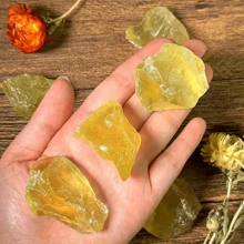 1pc Natural Large Rough Yellow Crystal Quartz Gemstone, Unprocessed Yellow Crystal Quartz Specimen, Mineral Gem Crystal, Suitable For Aquarium/Home Fish Tank Decor, Potted Plant Container, Decorative Rocks - Yellow - View 3