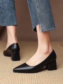 Novos Saltos Rasos Femininos, Sapatos de Couro com Salto Grosso e Bico Estilo Coreano, Sapatos Simples para Senhora de Escritório