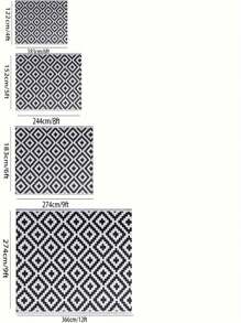 Dwustronny, czarno-biały dywan zewnętrzny w romby. Wodoodporny, plamoodporny, łatwy w czyszczeniu, wykonany z tworzywa sztucznego, przenośny i składany. Nadaje się na patio, podwórko, taras, piknik, plażę, przyczepę kempingową, kemping, trawnik i inne miejsca na świeżym powietrzu. - Czarne i Białe - Zobacz 2