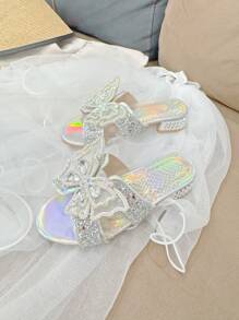 1 Paar Mode Hausschuhe für kleine Mädchen mit glänzendem Schmetterling Dekor, süßes Aussehen geeignet für Bühnenauftritte, Modellierung, Prinzessinnenkostüm - Silber - Übersicht 4