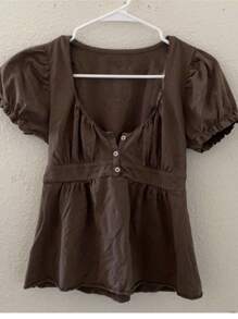 Women Lace Trim Scoop Neck Short Sleeve Button Shirts Fairycore Cute Lace Ruffle Babydoll Tee Tops Y2k Aesthetic Puff Sleeve Ruffled Low Cut Peplum T-Shirt Retro Party Clubwear Going Out Tops