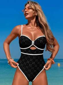 Maillot de bain une-pièce à la mode pour femmes pour les vacances à la plage et les sports nautiques d'été