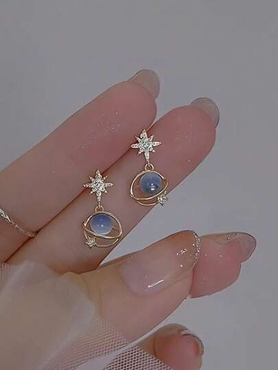 Pendiente y colgante de galaxia azul celestial - Diseño hipnótico del universo, lindo acero cincado con circonia, uso versátil diario, regalo de cumpleaños ideal adecuado para ropa diaria