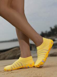 ZVB Couples Water Shoes, Suitable For Barefoot Enthusiasts, Soft-Soled Women's Beach Shoes For Swimming, Diving, Outdoor Quick-Drying Summer Sandals, Fishing Water Shoes, Breathable Wading Shoes - Yellow - View 6